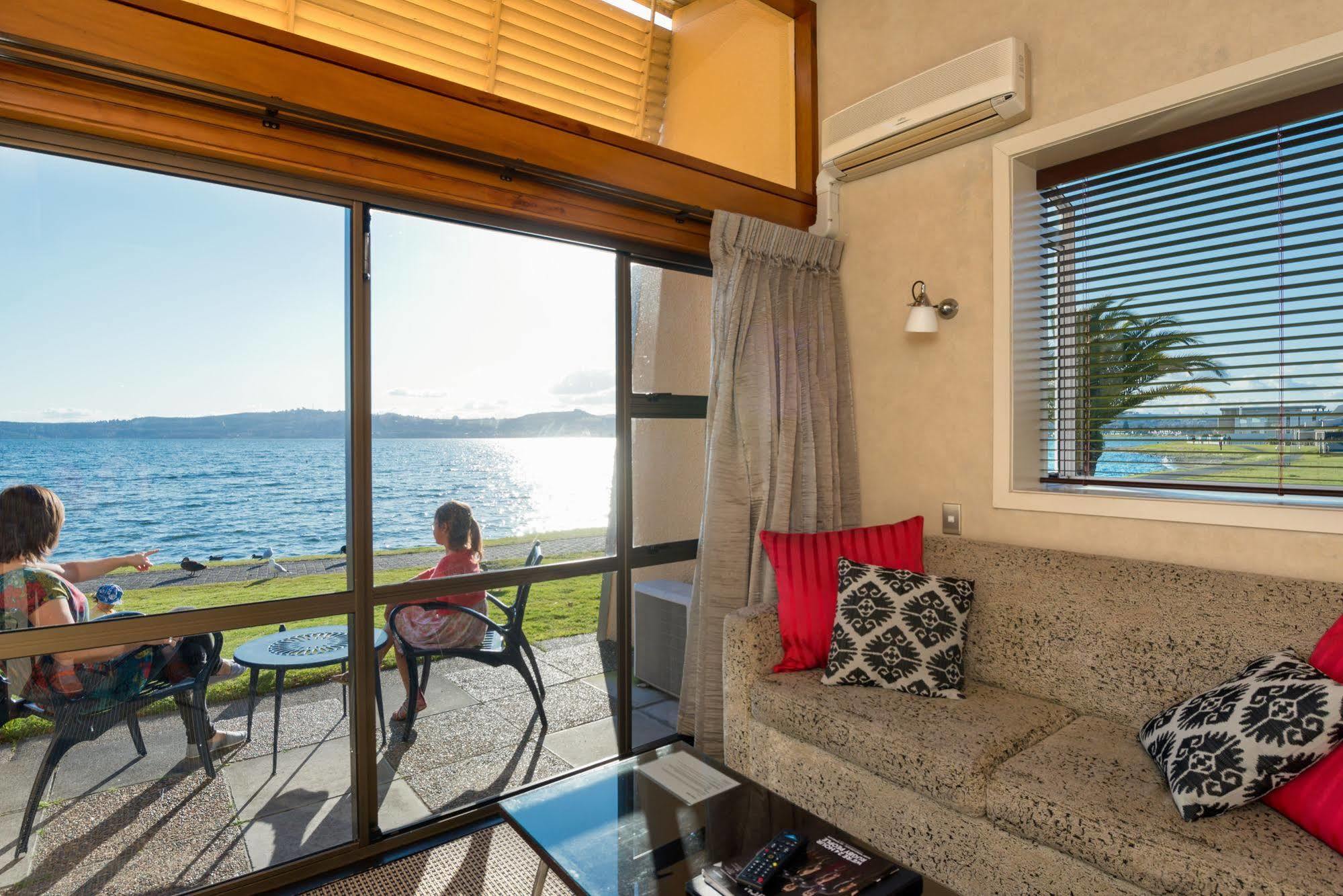 Oasis Beach Motel Lac Lac Taupo Extérieur photo